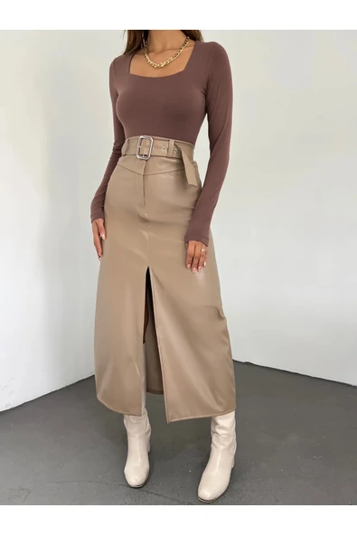 BUTİK AYVİTRİN Derin Yırtmaçlı Kendinden Kemerli Maxi Boy Suni Deri Etek ürün görseli 1