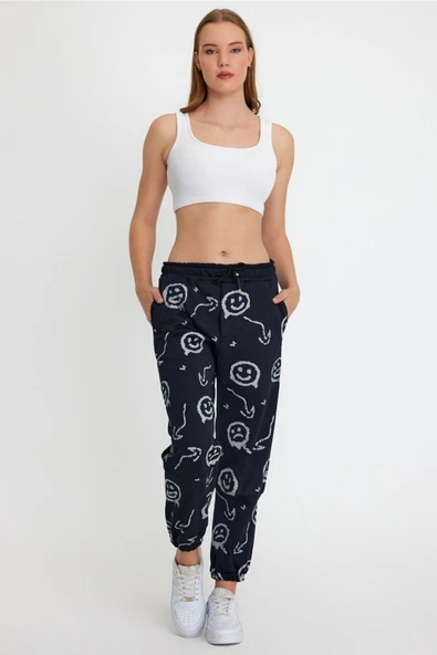 BUTİK AYVİTRİN Unisex Emoji Baskı Oversize Scuba Şardonlu Eşofman Altı Siyah ürün görseli 1