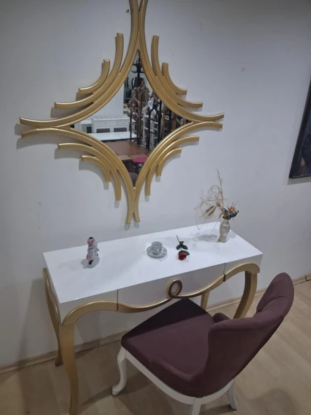 Dresuar Cnc Kabartma 90663 Model Aynalı Gökyüzü Sandalye Ayak Parlak Beyaz Gold Renk ürün görseli 1