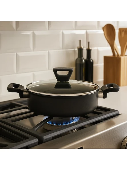 Tefal Titanium 3X Force 24 cm Kapaklı Kısa Tencere ürün görseli 1