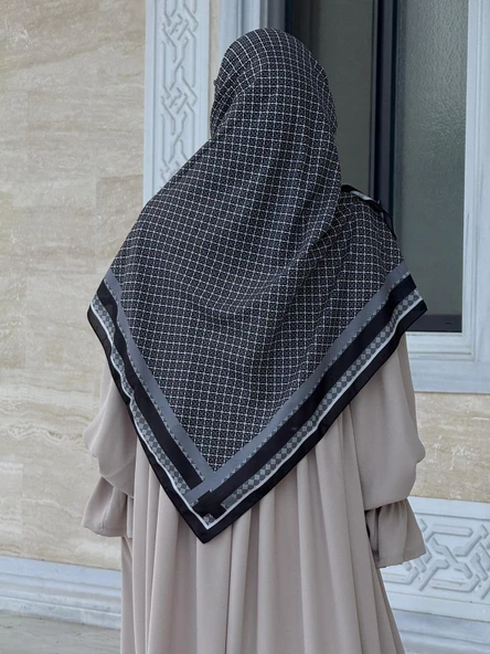 Monogram Desen B.Boy  Eşarp-Siyah ürün görseli 1