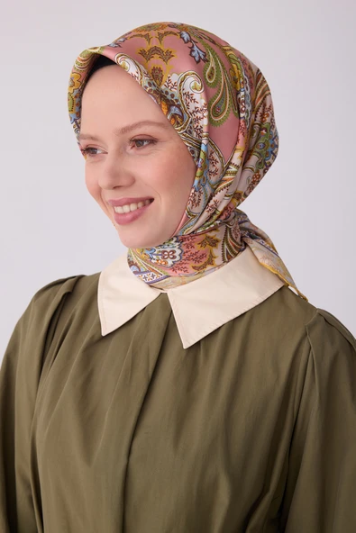 Etnik Desen İpek Twill Eşarp  - 2026 İlkbahar-Yaz (T)  4304 ürün görseli 1