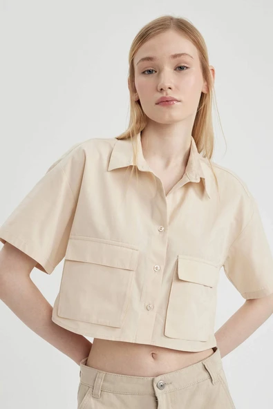 Defacto C0739 Bej Coool Oversize Geniş Kalıp Poplin Kısa Kollu Crop Gömlek ürün görseli 1