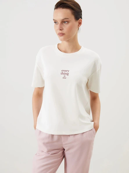 LCW Comfort Ekru Bisiklet Yaka Baskılı Kadın Tişört ürün görseli 1