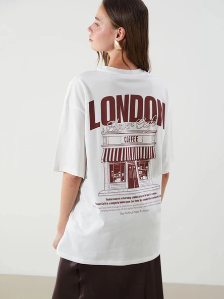 LCW Vision Ekru Bisiklet Yaka London Baskılı Oversize Kadın Tişört ürün görseli 1
