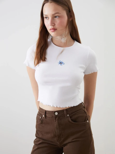 XSIDE Beyaz Bisiklet Yaka Çiçekli Crop ürün görseli 1