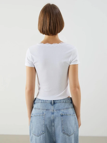 XSIDE Beyaz U Yaka Dantel Detaylı Crop - Resim 4