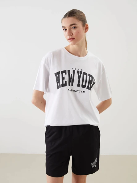 XSIDE Beyaz Bisiklet Yaka New York Baskılı Kadın Tişört ürün görseli 1