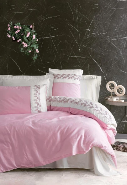 Nakışlı Çift Kişilik Saten Nev Takımı Niobe Pembe ürün görseli 1