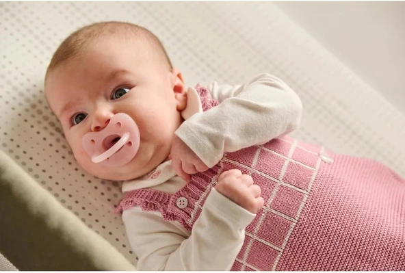 Chicco PhysioForma Soft 2'li Silikon Emzik 2-6 Ay Kız - Resim 7