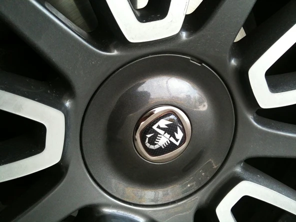 Abarth Logo Jant Göbeği ürün görseli 1