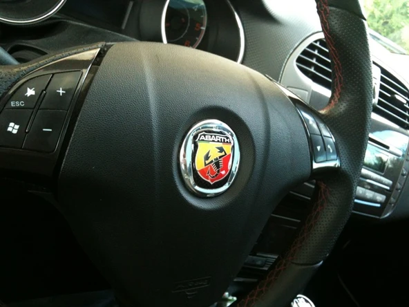 Abarth Direksiyon Göbeği Oval - Resim 2