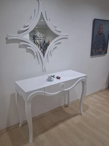 Dresuar  Cnc Kabartma 90681 Model Kayın Aslan Ayak Mdf Tabla  Parlak Lake Beyaz ürün görseli 1