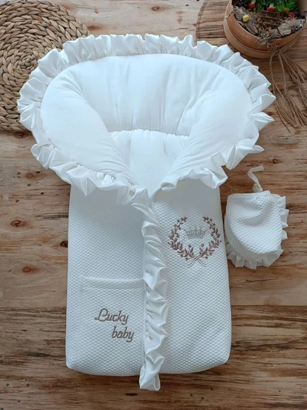 Yenidoğan Ultralüks Fermuarlı Ve Cepli Lucky Turk Nakışlı Bebek Battaniyesi Kundak Ekru ürün görseli 1