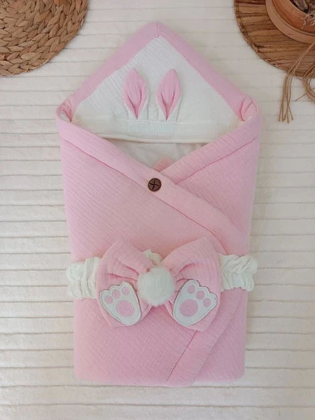 Yenidoğan 4 Kat Müslin Kumaş Kulaklı Patili Fiyonk Bebek Battaniyesi Kundak Pembe ürün görseli 1