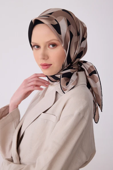 Geometrik Desen İpek Twill Eşarp  - 2026 İlkbahar-Yaz (T)  4327 ürün görseli 1