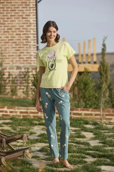 Desenli ve Baskılı "Yoga Sport" Pijama Takımı ürün görseli 1