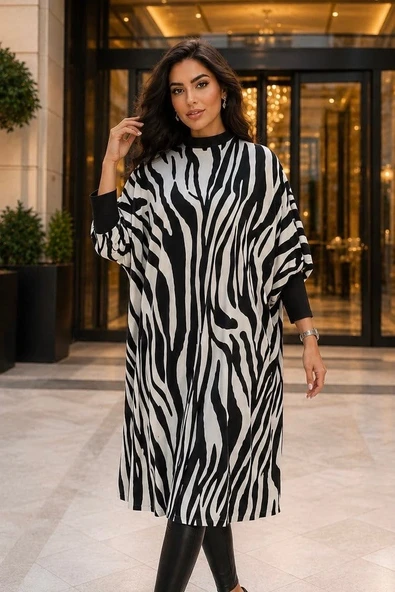 Siyah Zebra Oversize Tesettür Tunik ürün görseli 1