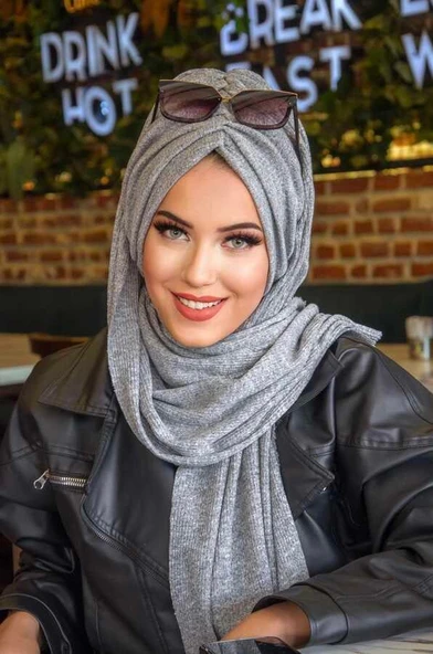 Gri Triko Kelebek Model Büzgülü Bone Şal ürün görseli 1