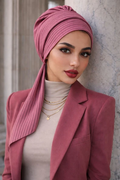 Gülkurusu Çizgili Atkılı Bone - Resim 2