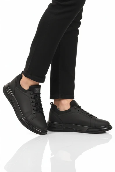 Siyah Lastik Bağcıklı Erkek Sneaker ürün görseli 1