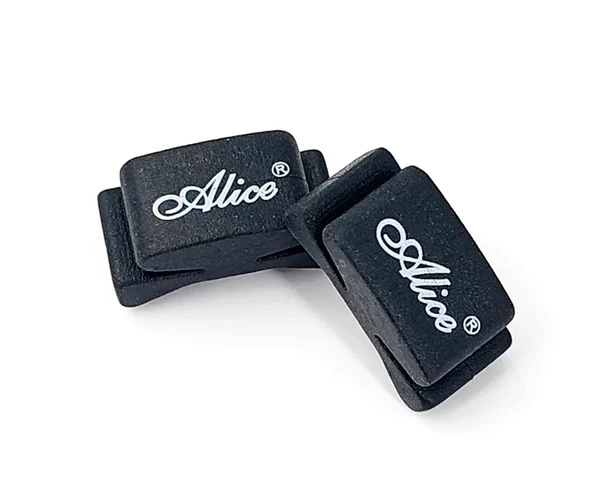 Alice A010CP Gitar Pena Tutucu - Tel Üstü Geçmeli (Aksesuar - Kompakt Seri) | Gitar Tellerine Kolayca Monte Edilen Esnek Tasarım, Sahne Kullanımı İçin İdeal | Uyum: Standart Tel Aralıklı Tüm Gitarlar ürün görseli 1