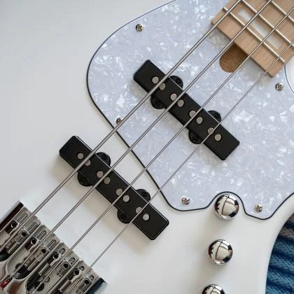 Cort NJS4BK Bas Gitar | 4 Telli Siyah - Çantalı - Resim 2