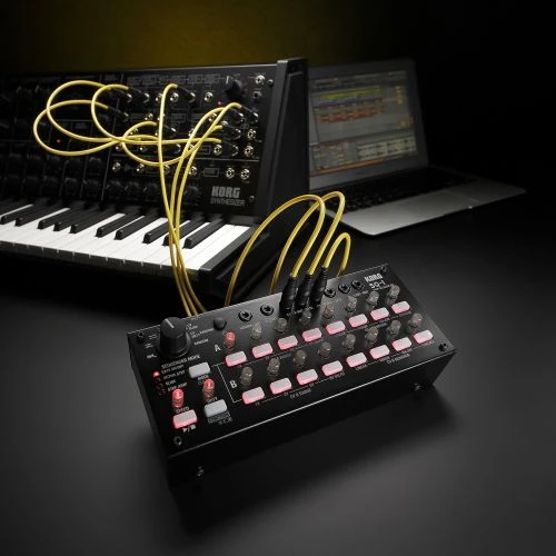 Korg 417 SQ-1 Adımlı Sıralayıcı (Profesyonel - Sequencer) | 2x8 Adım, CV/Gate ve USB Bağlantısı, Analog Synth Kontrolü, Kompakt Tasarım ürün görseli 1