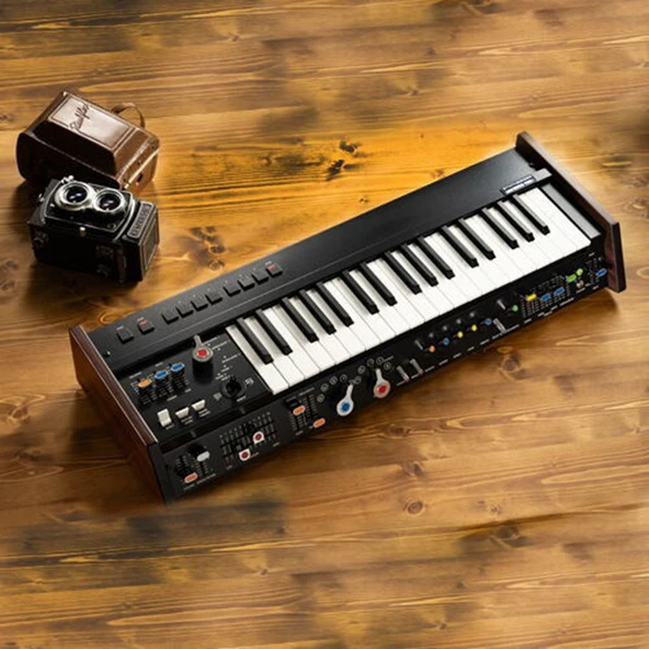 Korg miniKORG 700Sm | Gelişmiş Analog Modeling Synthesizer ürün görseli 1