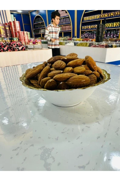 Yerli Çiğ Badem İçi 1000 Gr (1 Kg) ürün görseli 1