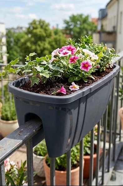 Dekoratif Balkon Korkuluk Saksısı ürün görseli 1