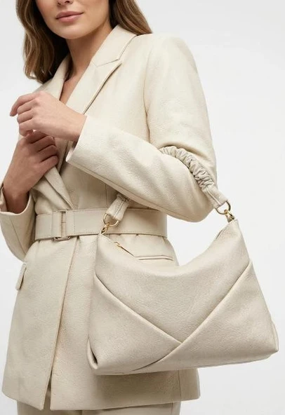 KREM DERİ OMUZ ASKILI KADIN ÇANTA EN 30 CM BOY 18 CM ürün görseli 1