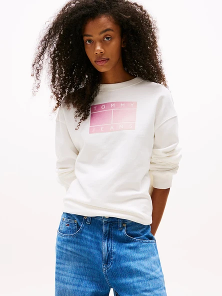 Tommy Hilfiger TJW RLX GRADIENT FLAG CREW Kadın Beyaz Sweatshirt DW0DW21396YBL ürün görseli 1