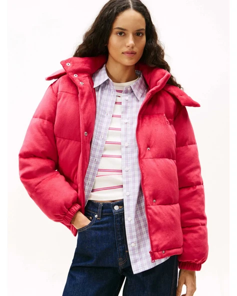 Tommy Hilfiger TJW Kapitone Kadife Şişme Kadın Kırmızı  Mont  DW0DW21668XJP ürün görseli 1