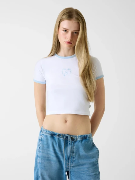 Guess GJ Kısa Kollu Bisiklet Yaka Baby Ringer Kalp Detaylı Kadın Beyaz Crop W6RI16J1314-G011 ürün görseli 1