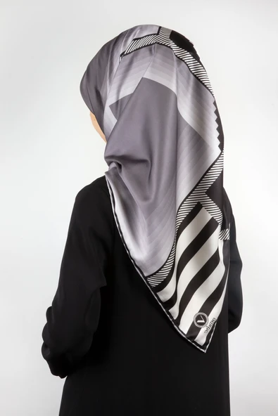 Twill Geometrik Desenli Gri Renkli 90x90 Eşarp (İpek İçermez) Kenar Dikiş Şekli El Dikişli ürün görseli 1