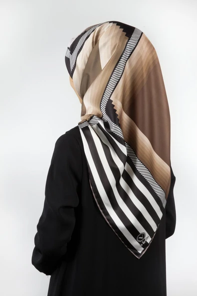 Twill Geometrik Desenli Bej Renkli 90x90 Eşarp (İpek İçermez) Kenar Dikiş Şekli El Dikişli ürün görseli 1