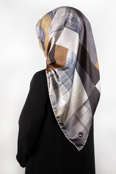 Twill Geometrik Desenli Gri Renkli 90x90 Eşarp (İpek İçermez) Kenar Dikiş Şekli El Dikişli ürün görseli 1