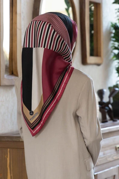 %100 Twill İpek Geometrik Desenli Bordo Renkli 90x90 Eşarp Dikim Şekli : El Dikişi ürün görseli 1