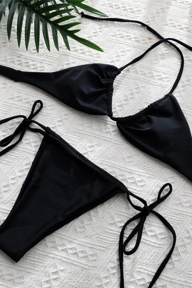 Kadın Kombin Şıklığı Siyah Yandan Bağlamalı Tangalı Üçgen Bikini Mayo ı Takım ürün görseli 1