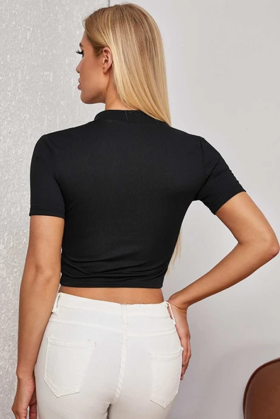Kadın Zarif Dokunuş Siyah Yarım Fermuarlı ve Kısa Kollu Crop Top Bluz ürün görseli 1