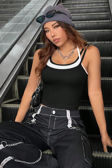 Kadın Zarif Dokunuş Beyaz Siyah Çift Çapraz Askılı Crop Top Bluz ürün görseli 1