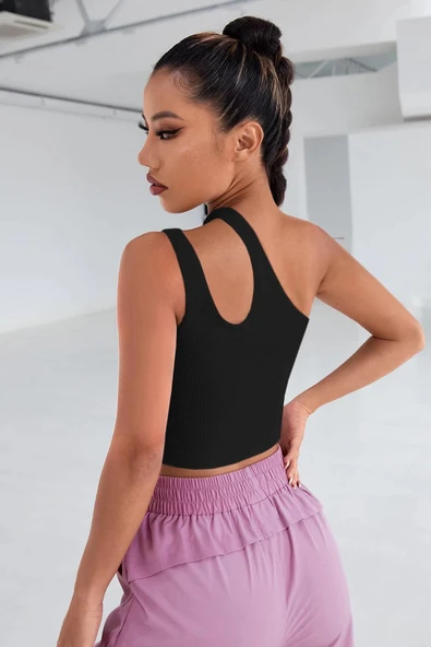 Kadın Zarif Dokunuş Siyah Tek Omuz Cut Out Detaylı Crop Top Bluz ürün görseli 1