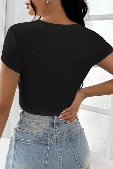 Kadın Zarif Dokunuş Siyah Yarım Kol Düz Yaka Crop Top Bluz ürün görseli 1