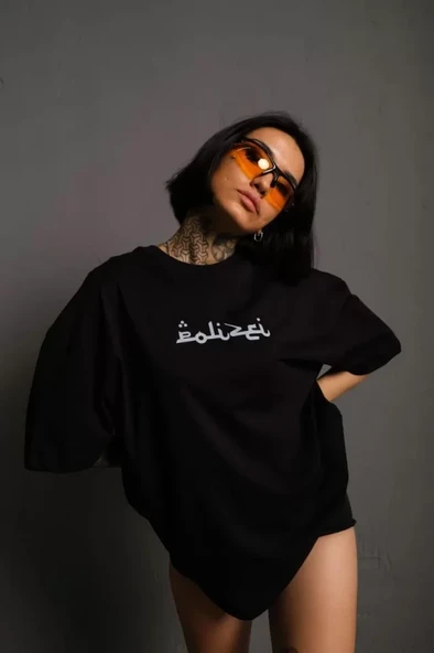 Grafik Baskılı Erkek Günlük Stil Sırtı Siyah Bisiklet Yaka Oversize Tişört ürün görseli 1