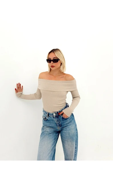 Kadın Düz Renk Madonna Yaka Bluz ürün görseli 1