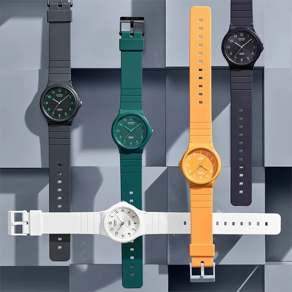 Casio MQ-24B-8BDF Quartz Silikon Kordon Siyah 35 mm Erkek Kol Saati ürün görseli 1