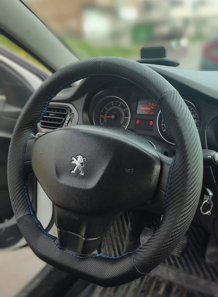 DİKİŞLİ DİREKSİYON KILIFI KARBON / NOKTA DERİ MAVİ DİKİŞLİ PEUGEOT 301 VE CİTROEN ELYSEE İÇİN ürün görseli 1