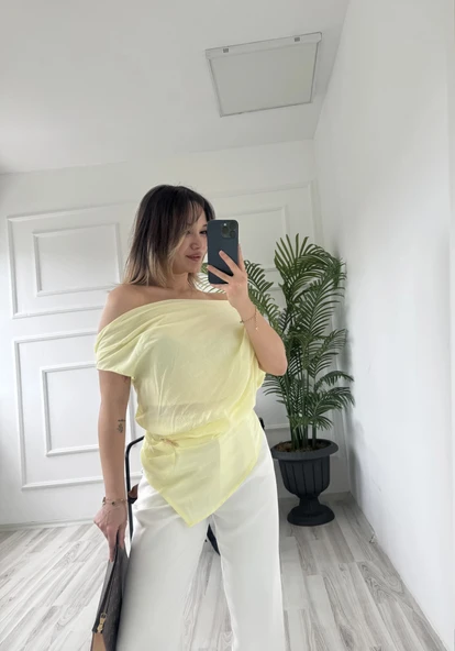 Kadın Toka Detaylı Cape Bluz ürün görseli 1