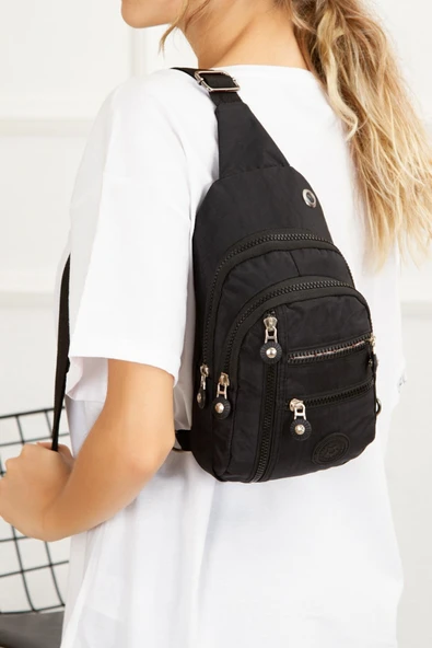 Newish Polo Kadın Kulaklık Çıkışlı Krinkıl Kumaş Çapraz Göğüs ve Omuz Çantası-Body Bag - Siyah ürün görseli 1